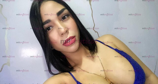 FOTOS DE SOY UNA MORENA, FEMENINA Y MUY SENSUAL CON CURVAS PRONUNCIADAS, CON UNA PERSONA