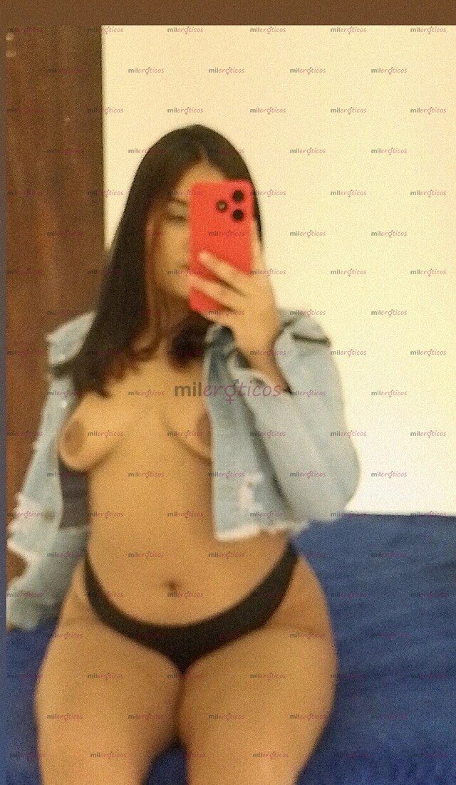 FOTOS DE DANY HERMOSA MORENA CON MUCHAS GANAS DE SEXO