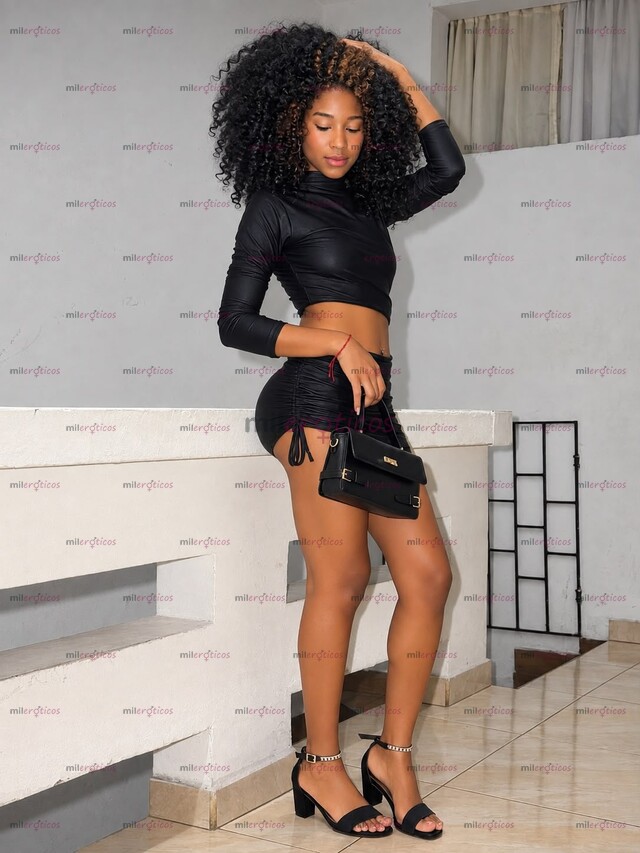 FOTOS DE MORENITA PELI NEGRA 18 AÑOS TAL CUAL COMO EN LA FOTO
