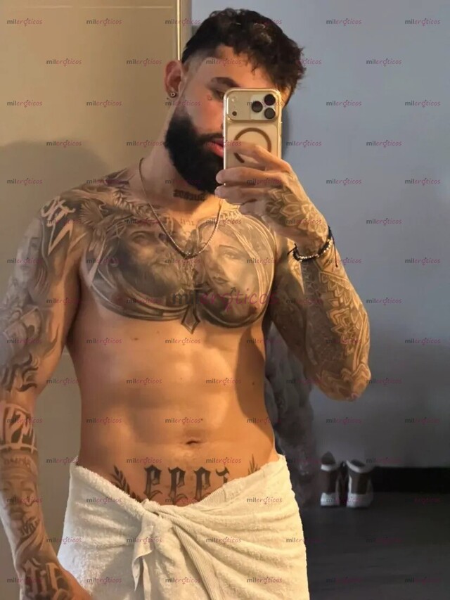 FOTOS DE MACHO DOTADO EXCLUSIVO DISCRETO DISPUESTO A COMPLACERTE TODAS TUS FANTASÍAS