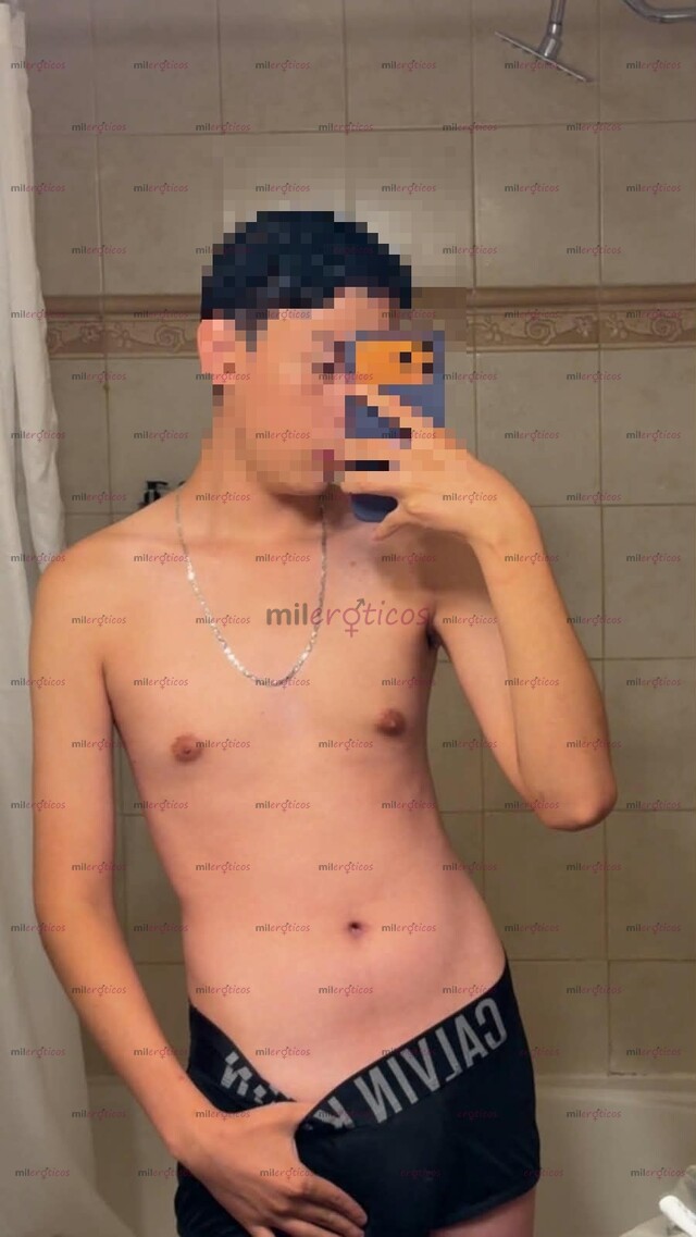 FOTOS DE JOVEN DE 20 AÑOS DE VISITA VERSATIL CON 19 CM DE VERGA