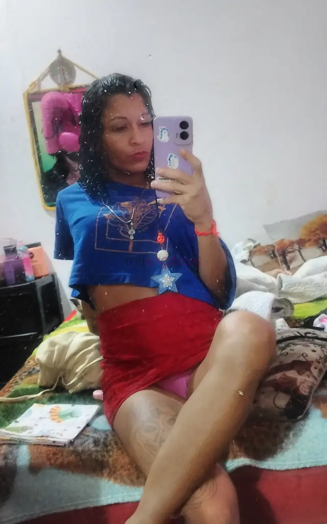 Vendo conteudos faco chamada de video do jeito que voce quiser vem e me chama e vamos viver uma sensacao intensa e diferente voce que tem desejo e fet...