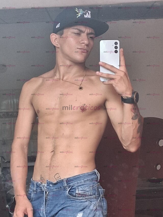 FOTOS DE FLACO VERGÓN ... COMPLACIENTE EN TUS DESEOS