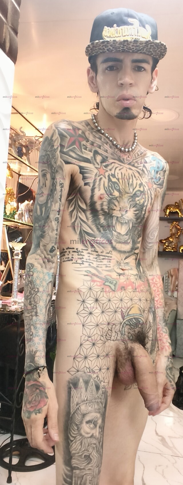FOTOS DE FLACO ACTIVO BLANCO TATUADO MORBOSO CON SITIO