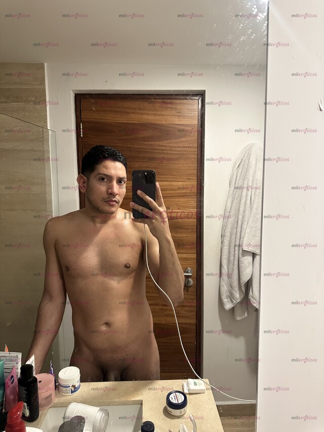 FOTOS DE JOVEN PAISA VERSÁTIL, COMPLACIENTE Y MUY CALIENTE