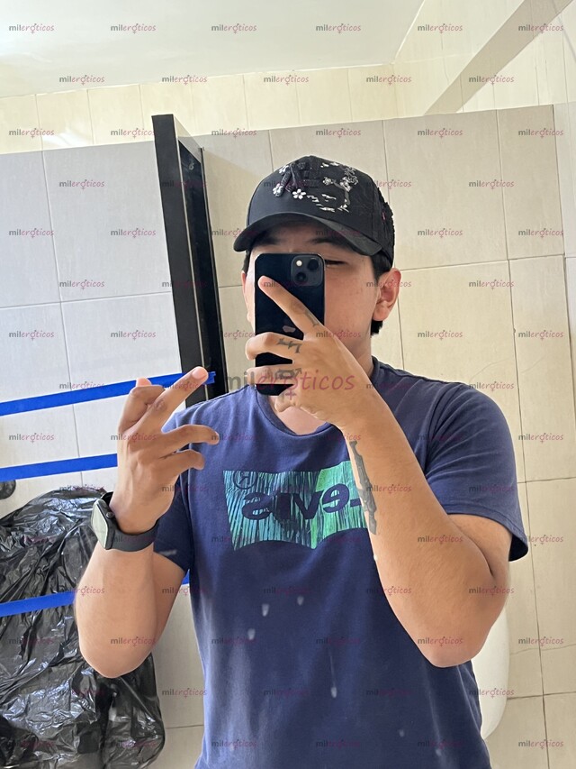 FOTOS DE MUCHACHO CALIENTE LISTO PARA COMPLACERTE TUS DESEOS Y FANTASÍAS