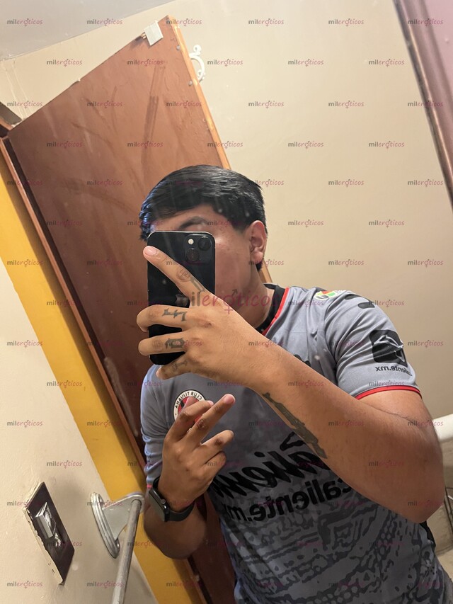 FOTOS DE MUCHACHO CALIENTE LISTO PARA COMPLACERTE TUS DESEOS Y FANTASÍAS