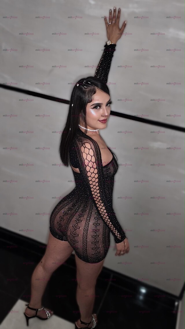FOTOS DE LESLY FLACA PELINEGRA DE 18 AÑOS, DE MIRADA ENCANTADORA, MENTE ABIERTA