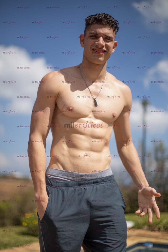 FOTOS DE JOVEN BIEN DOTADO BIEN DOMINANTE COMPLACIENTE SOLO A DOMICILIOS