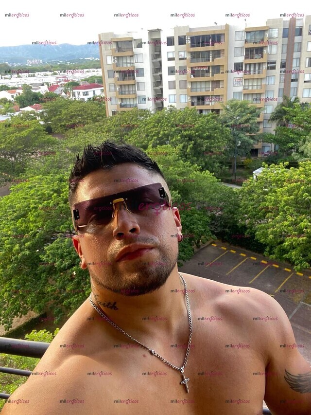 FOTOS DE ACTIVO LECHERO VERGON DE GYM MUSCULOSO FULL VERGA
