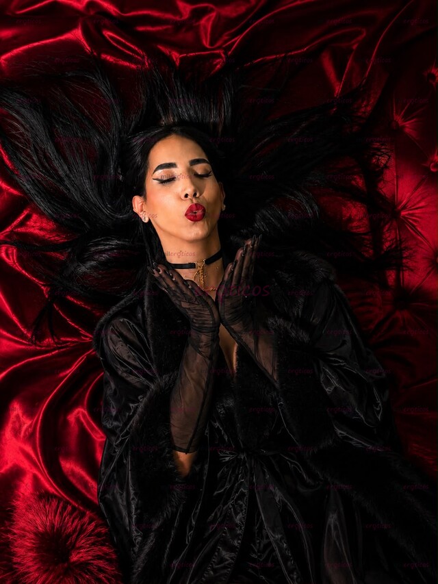 FOTOS DE CHICA TRANS FEMENINA, EDUCADA, AMABLE Y COMPLACIENTE MUY CALIENTE