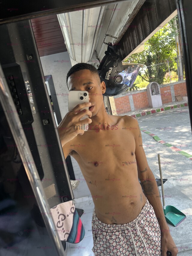 FOTOS DE MORENO FLACO Y VERGON EN CALI 22 CM DE PLACER MASAJES Y FETICHES