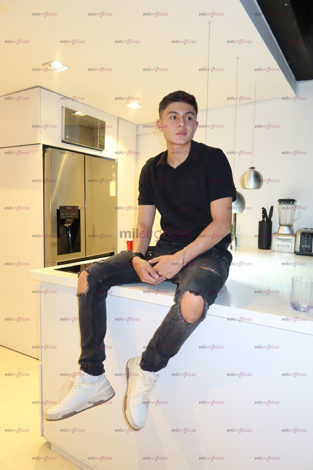 FOTOS DE TWINK CON BUEN CUERPO Y PENE ADICTO AL SEXO EN TU CIUDAD