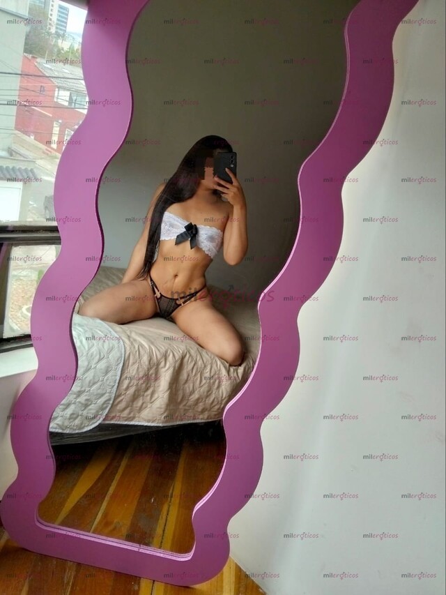 FOTOS DE FLACA DELICIOSA, ALTA, MORENA Y CON MUCHAS GANAS DE COGER DURO