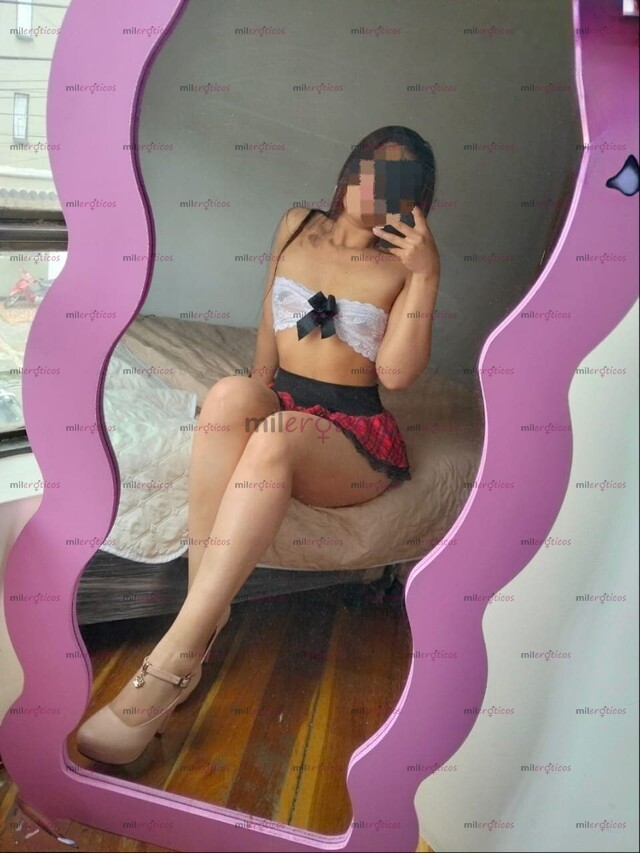 FOTOS DE FLACA DELICIOSA, ALTA, MORENA Y CON MUCHAS GANAS DE COGER DURO