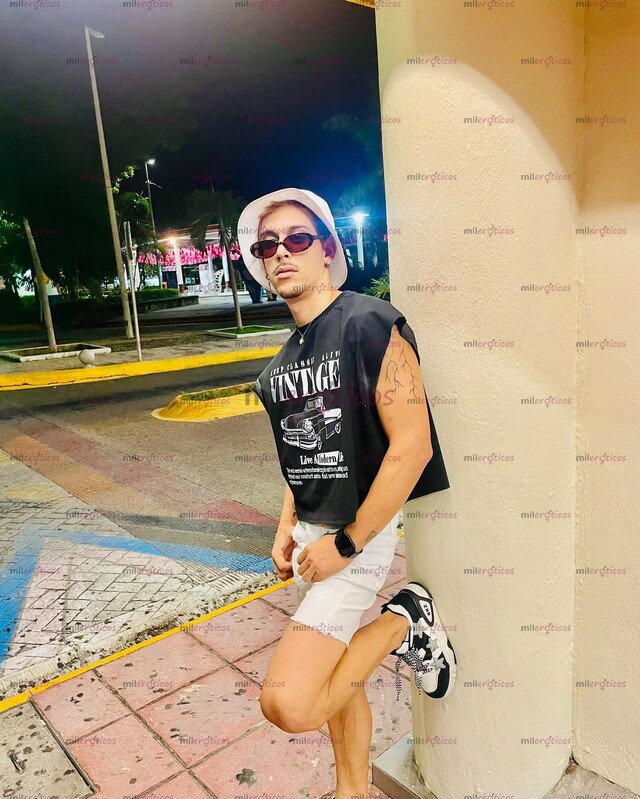 FOTOS DE FLAKITO ACT BIEN DOTADO LISTO PARA COMPLACERLE