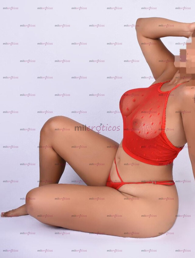 FOTOS DE VOLUPTUOSA, PIEL CANELA, VAGINA APRETADITA