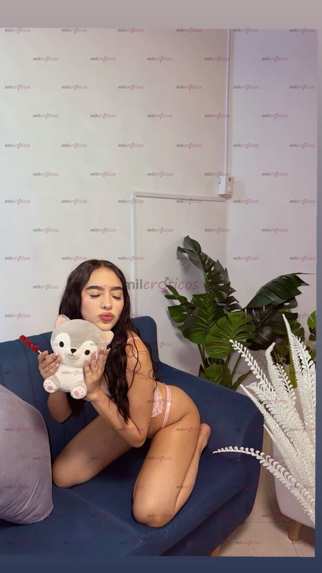 FOTOS DE PENÉLOPE HERMOSA PERRITA DE 18 CON GANAS DE PENE