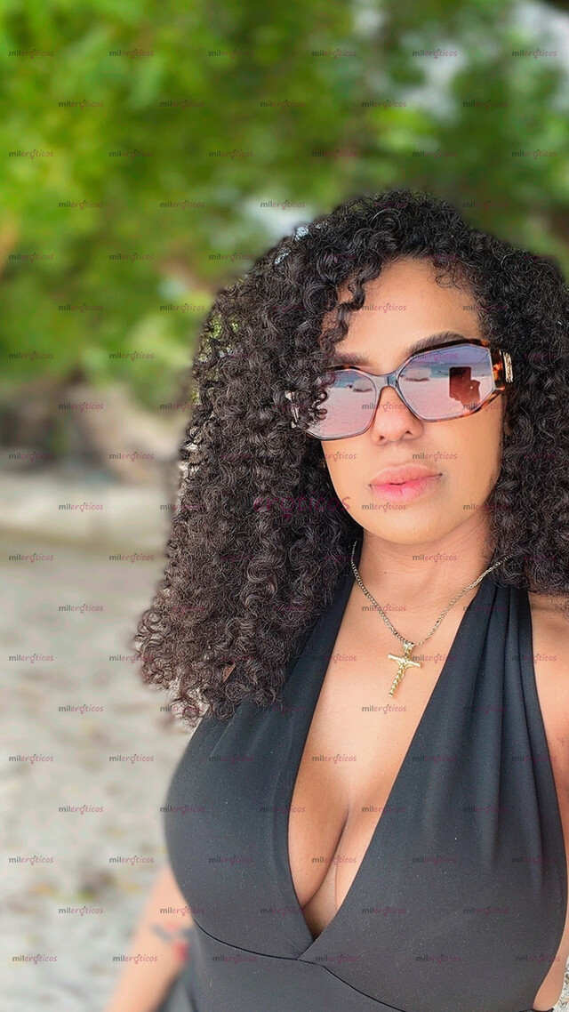 FOTOS DE DOMINICANA,MORENA CUERPO NATURAL VOLUPTUOSO,CABELLO CHINITO