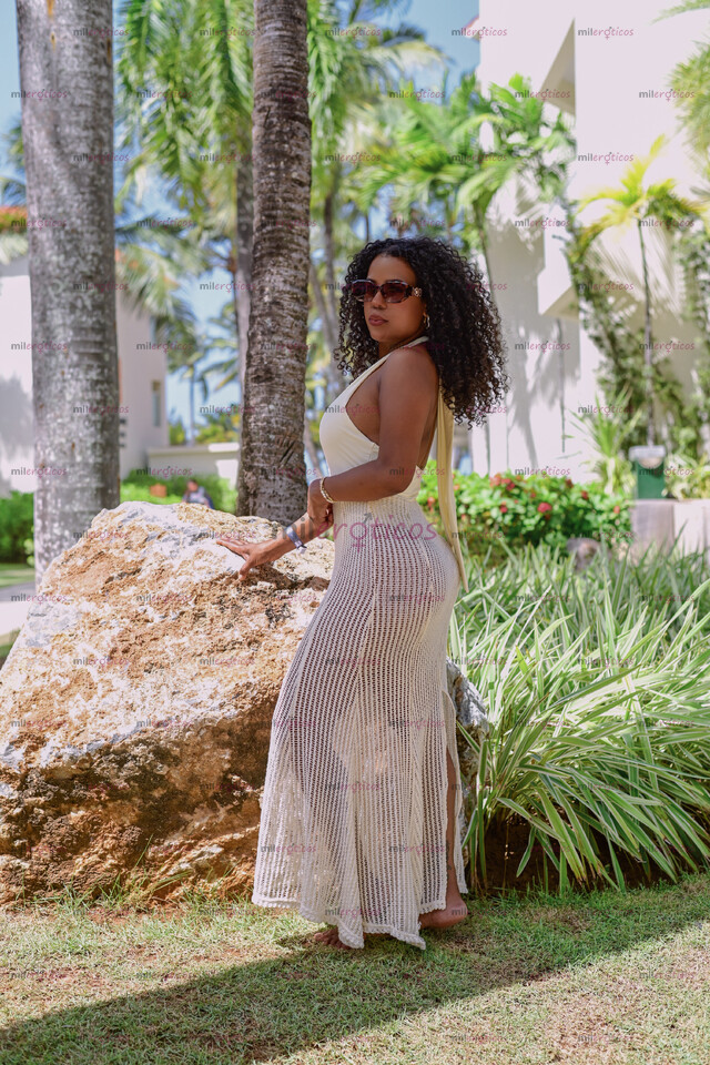 FOTOS DE DOMINICANA,MORENA CUERPO NATURAL VOLUPTUOSO,CABELLO CHINITO