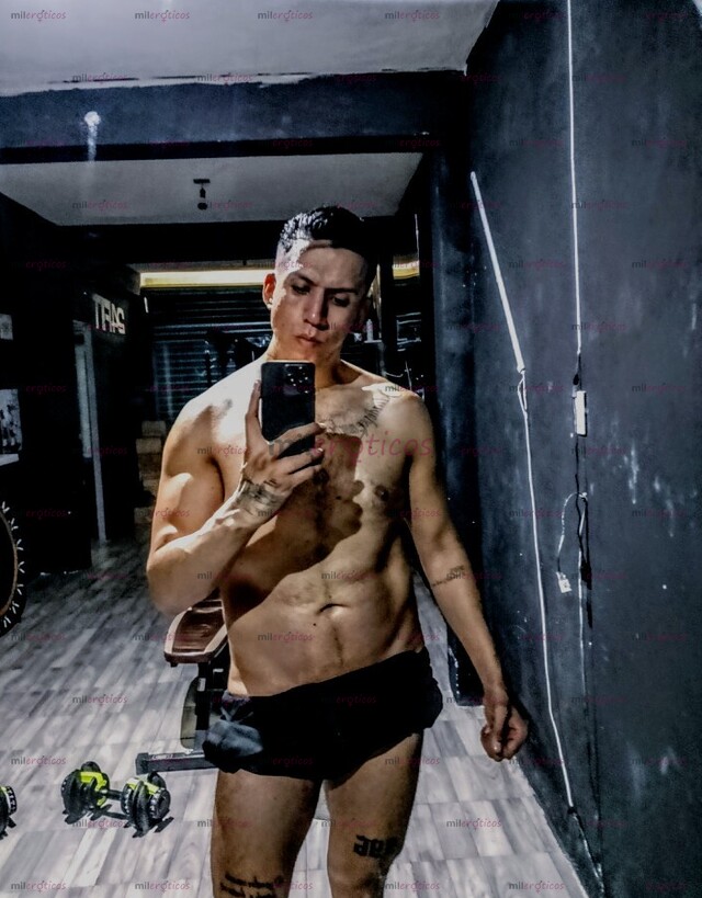 FOTOS DE GRANDOTE DE 1.94M COMPLACIENTE, LIMPIO Y SIEMPRE HOT