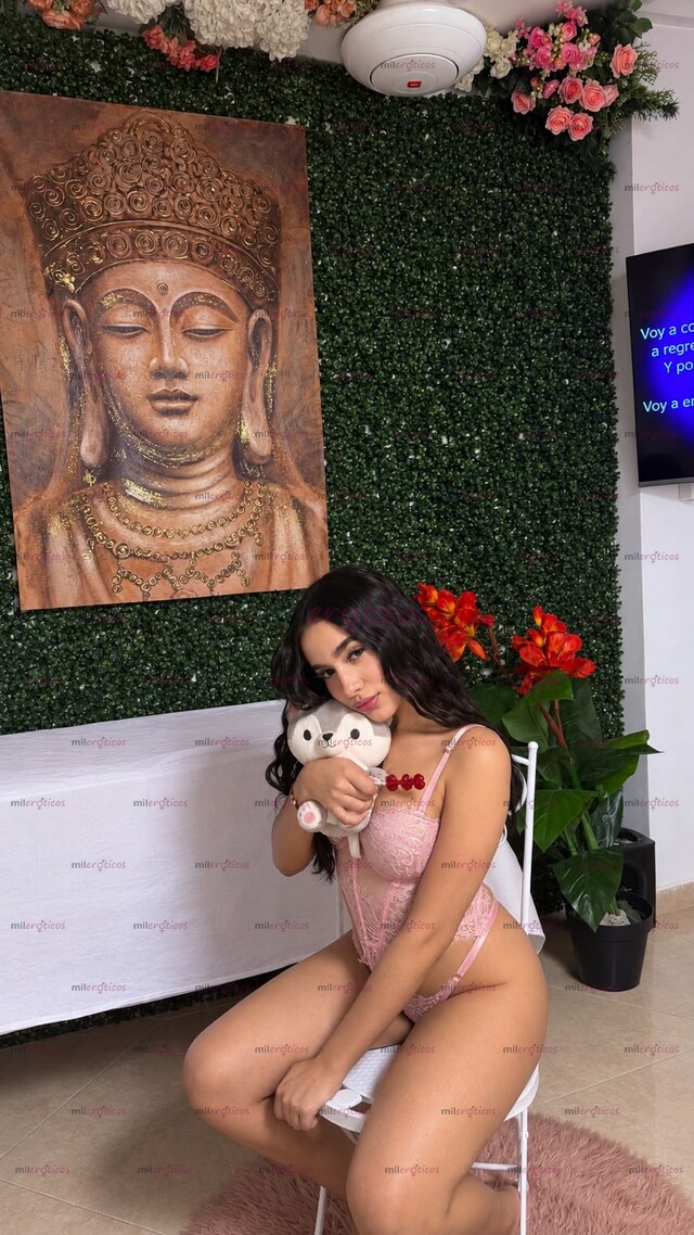 FOTOS DE PENÉLOPE HERMOSA PERRITA DE 18 CON GANAS DE PENE