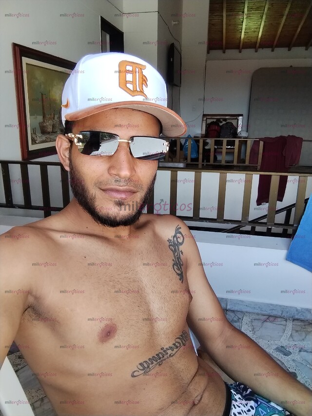 FOTOS DE BIENVENIDA TE INVITO A DISFRUTAR DE UNA FLACO MORENO DE BUENA VERGA Y LECHERO