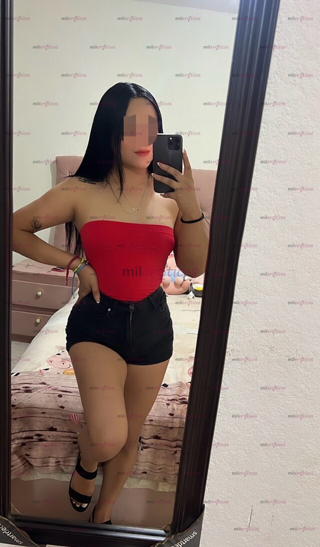 FOTOS DE UNA HERMOSA DE 21 AÑOS PELINEGRA MUY CALIENTE VENEZOLANA