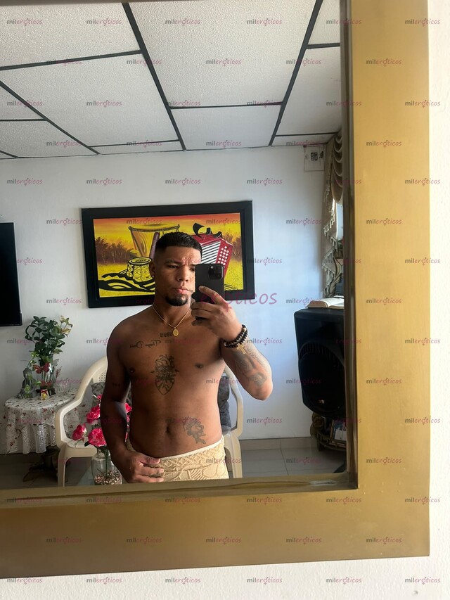 FOTOS DE MASAJISTA PROFESIONAL ATENCIÓN EXCLUSIVA 18 HOMBRE,ATLÉTICO Y TATUADO