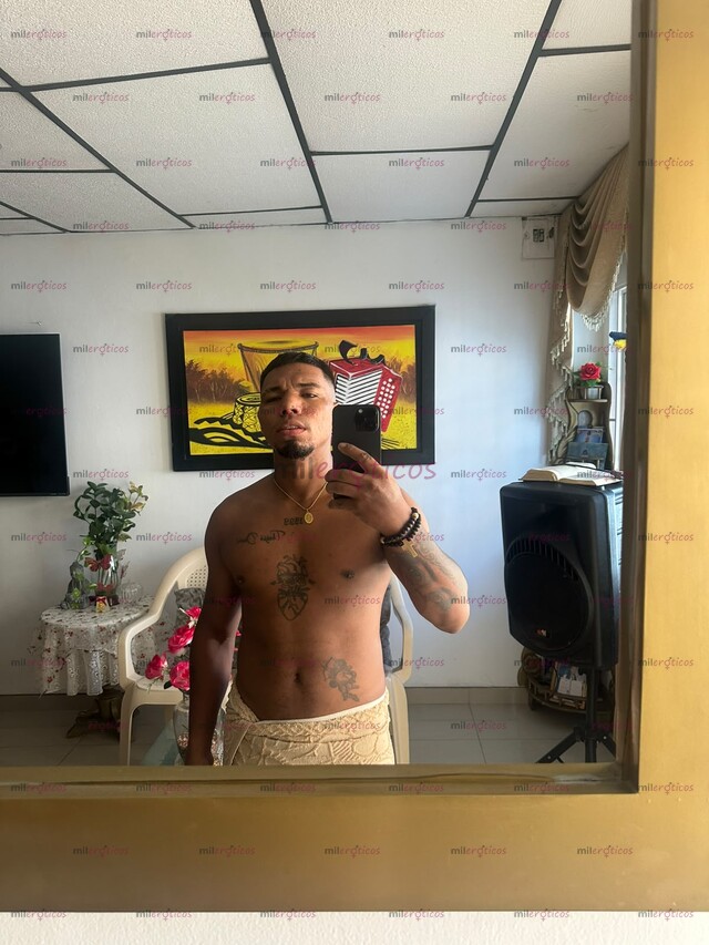 FOTOS DE MASAJISTA PROFESIONAL ATENCIÓN EXCLUSIVA 18 HOMBRE,ATLÉTICO Y TATUADO