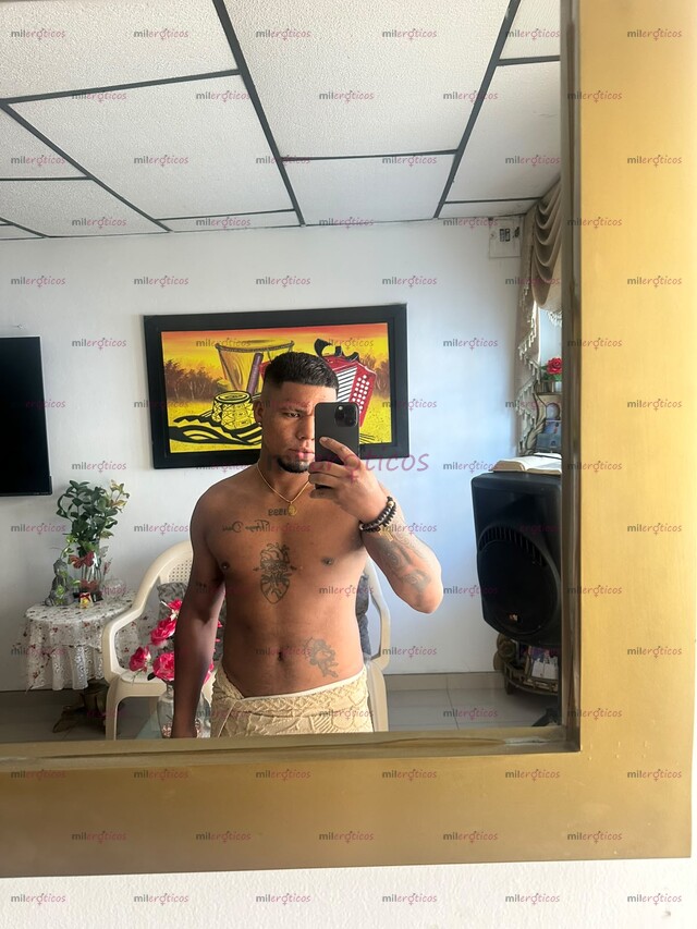 FOTOS DE MASAJISTA PROFESIONAL ATENCIÓN EXCLUSIVA 18 HOMBRE,ATLÉTICO Y TATUADO