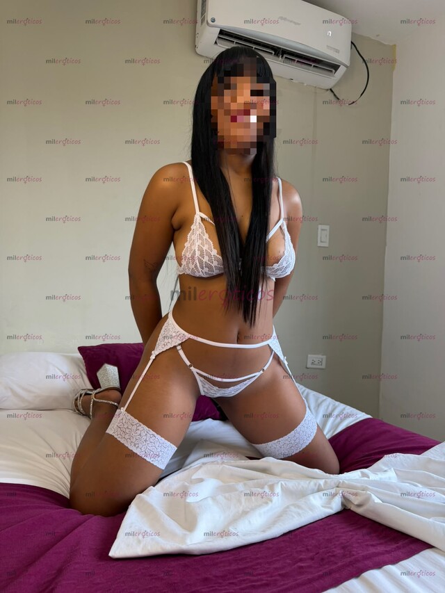 FOTOS DE PERRITA TODA UNA DIOSA EN LA CAMA EXELENTE CURVAS CARIÑOSA Y MUY CALIENTE