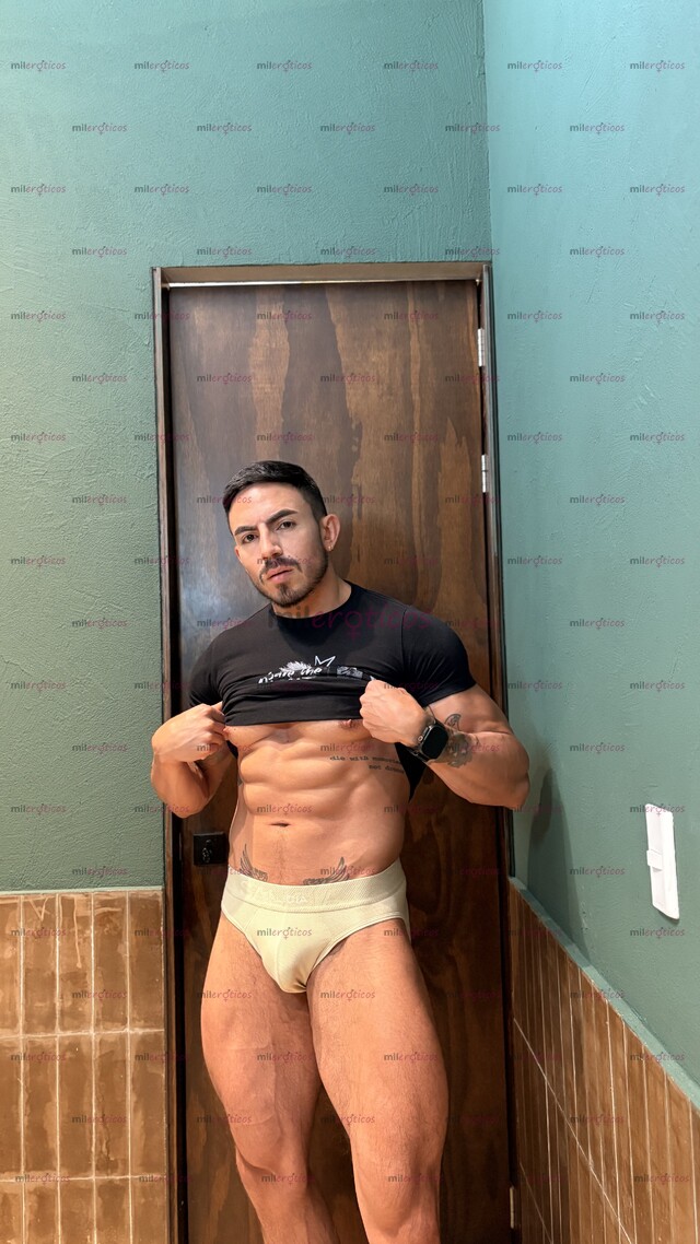 FOTOS DE UN CHICO EDUCADO, COMPLACIENTE Y CON GANAS DE PASARLA MUY RICO