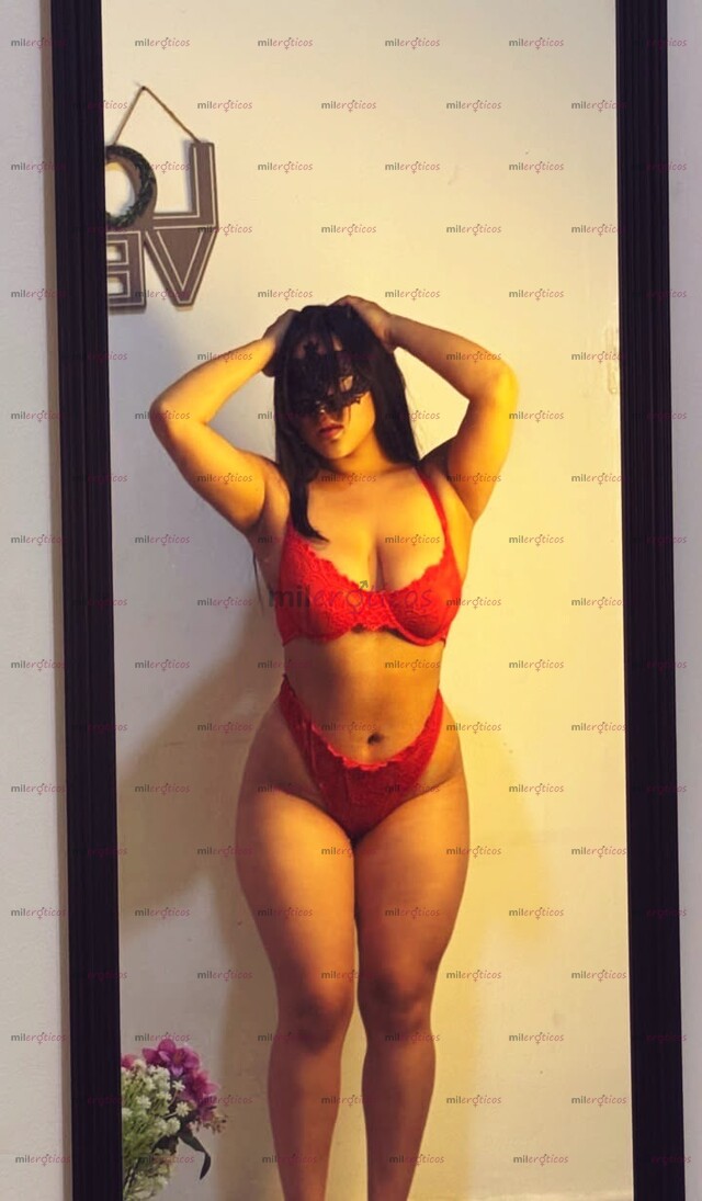 FOTOS DE VENUS UNA HERMOSA CHICA CON DESCENDENCIA ASIÁTICA MUY VOLUPTUOSA