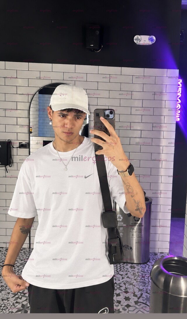 FOTOS DE PAISA ALTO FLACO VERGON ARRECHO DISPONIBLE