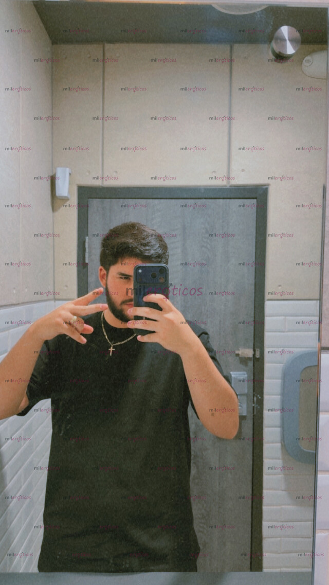 FOTOS DE JOVEN Y DISCRETO CON GANAS DE VERTE, COMERTE Y PASARLA BIEN
