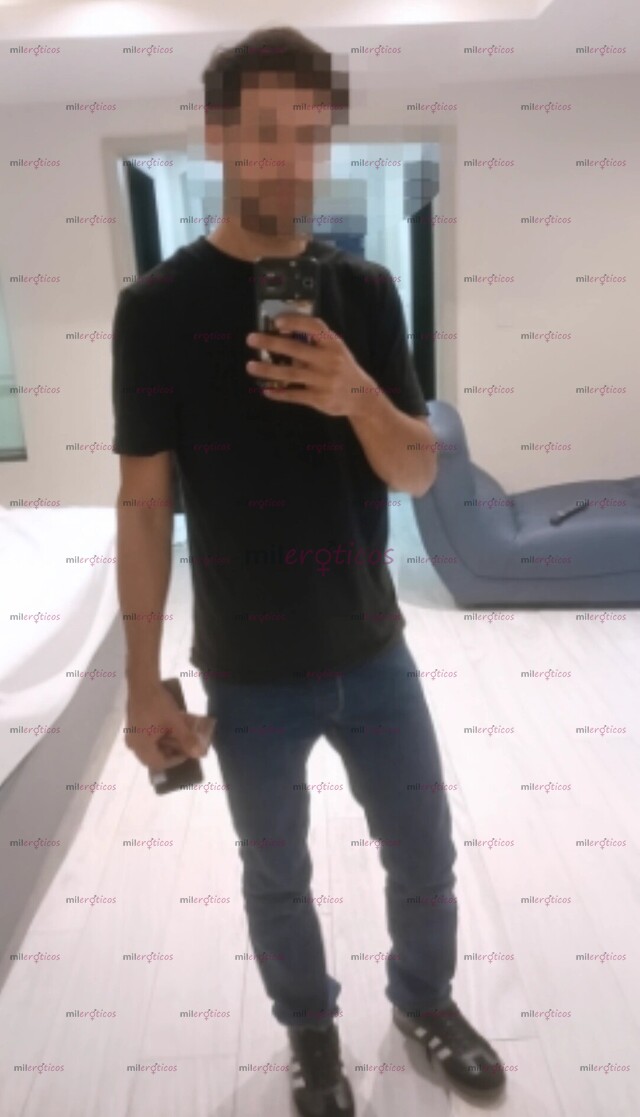FOTOS DE JOVEN ATRACTIVO, DOTADO, DE BU3N VER , LISTO PARA COMPLACERTE