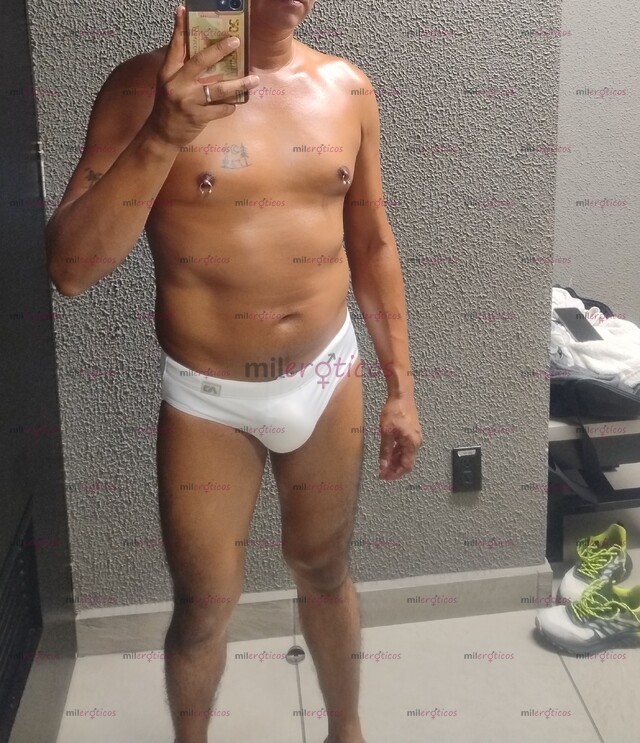 FOTOS DE BISEXUAL, DISFRUTA DE UNA EXCELENTE SESIÓN DE MASAJE Y SEXO