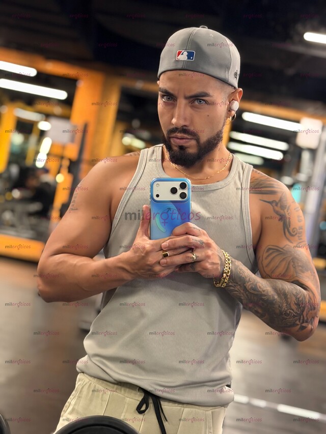 FOTOS DE MACHO ACTIVO Y TATUADO , MUY CALIENTE LISTO PARA TI