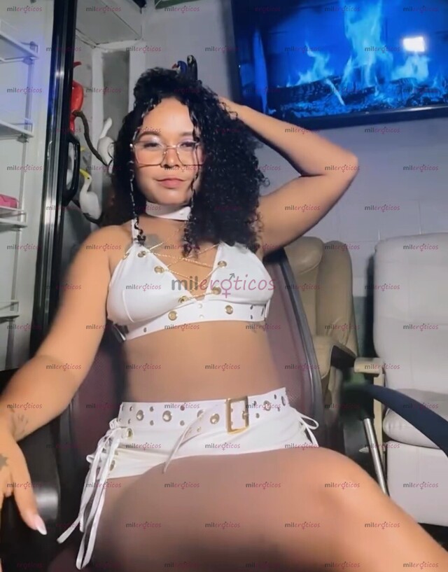 FOTOS DE LINDA MORENA EXTROVERTIDA Y MUY JUGUETONA