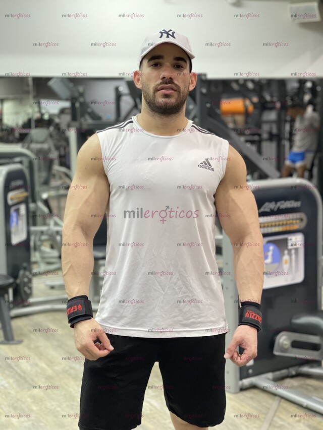 FOTOS DE ME LLAMO ALEJANDRO. SOY UN CHICO LATINO QUE VINO A COMPLACERTE