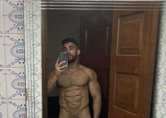 FOTOS DE ME LLAMO ALEJANDRO. SOY UN CHICO LATINO QUE VINO A COMPLACERTE