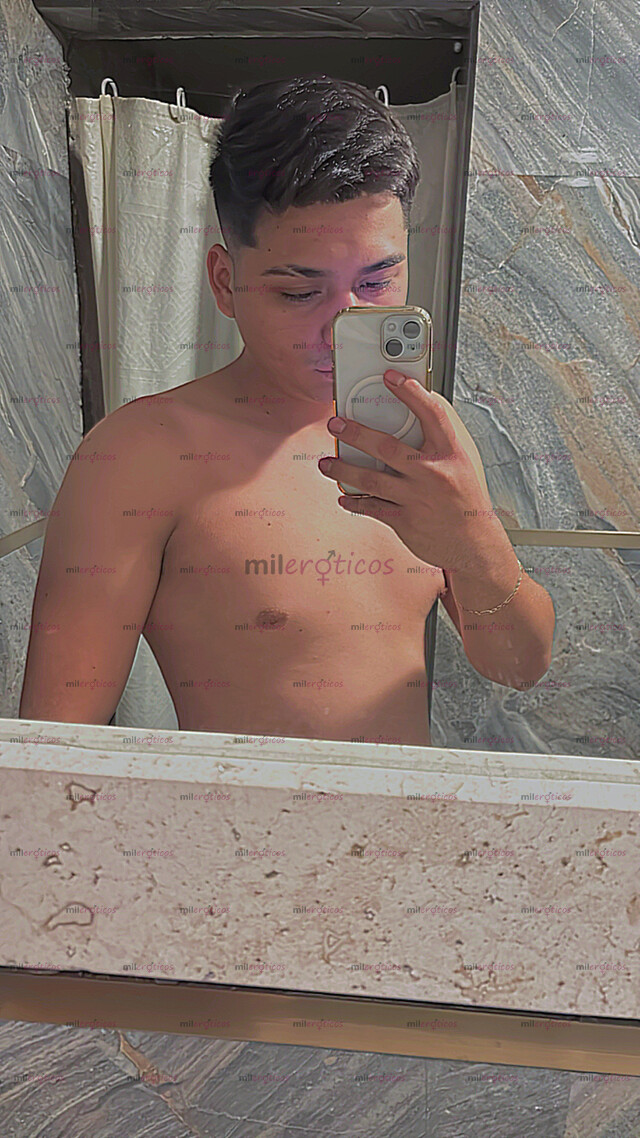 FOTOS DE FABIÁN DE 22 AÑOS ALTO Y SÚPER CALIENTE