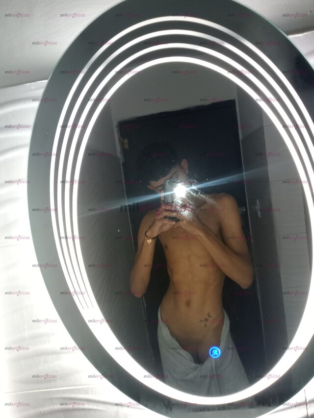 FOTOS DE SOY UN CHICO COMPLACIENTE , EDUCADO ,VERSÁTIL,50 50 SEXO MUY FUERTE