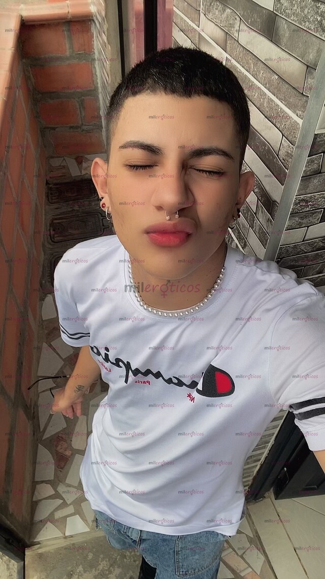 FOTOS DE SOY UN CHICO COMPLACIENTE , EDUCADO ,VERSÁTIL,50 50 SEXO MUY FUERTE