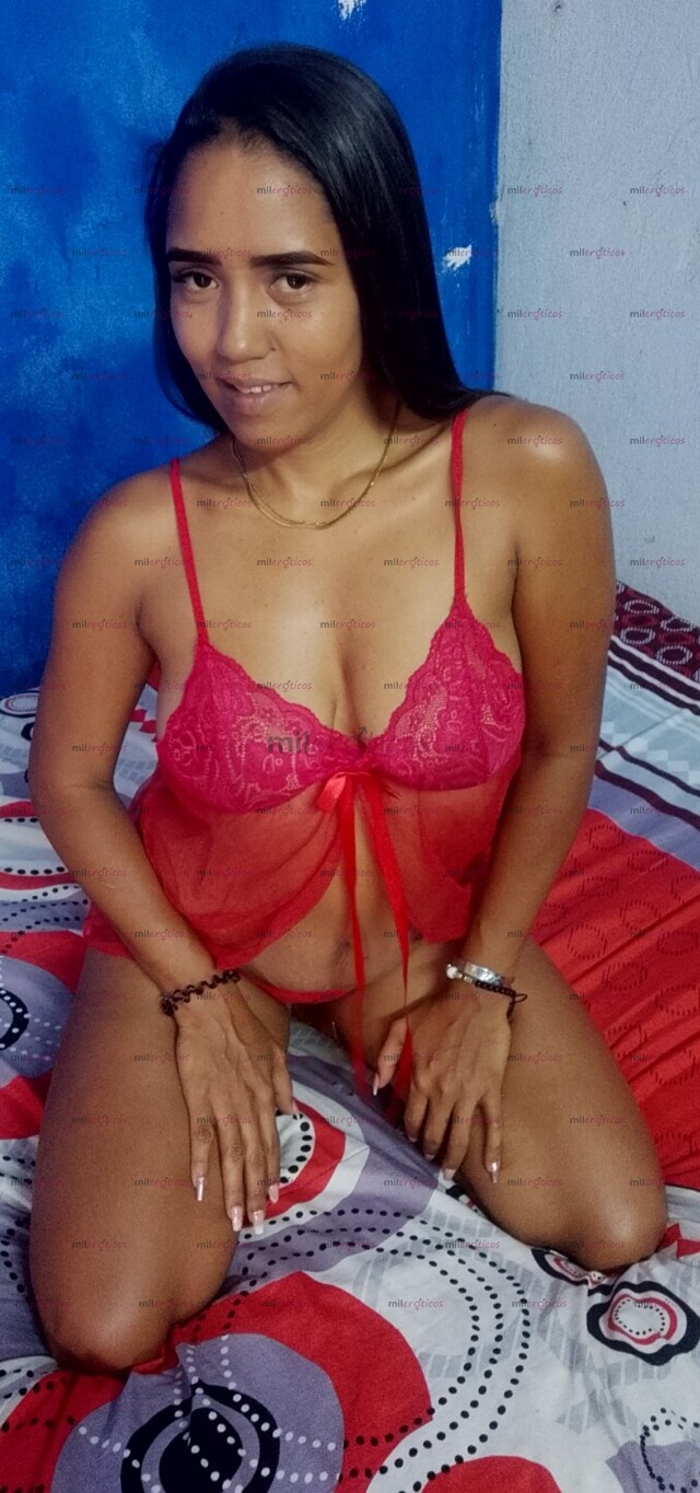 FOTOS DE HOLA CHICOS SOY NUEVA EN LA PÁGINA ME LLAMO VALENTINA MORENA DELGADA CON DESEO D