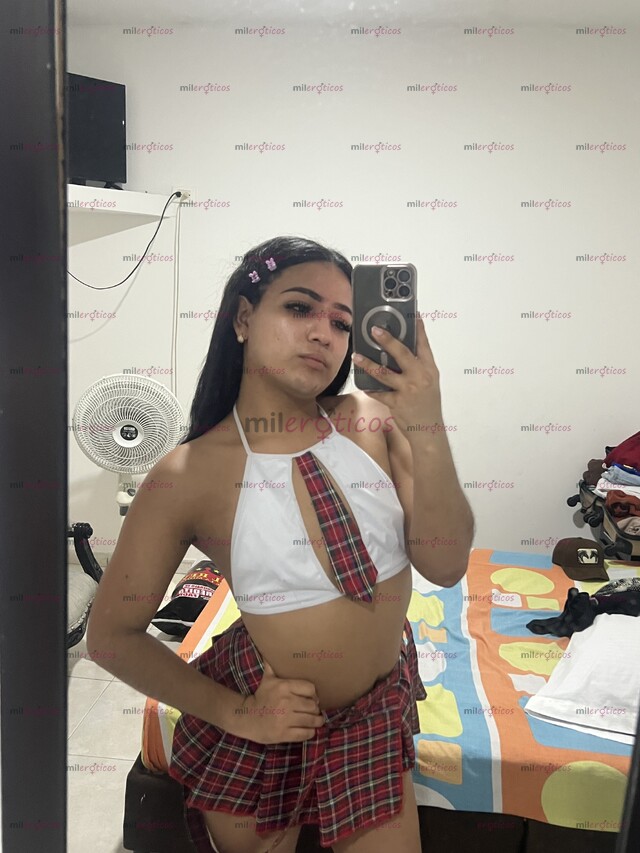 FOTOS DE SEXY Y NATURAL PEQUEÑA NIÑA CULONA VEN APROVECHA