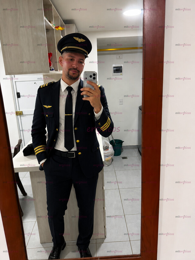 FOTOS DE UNA PERSONA SEGURA DE SÍ MISMA, ESPONTÁNEA