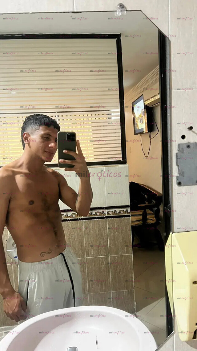 FOTOS DE FLACO DISPUESTO A CUMPLIR TODAS TUS FANTASÍAS