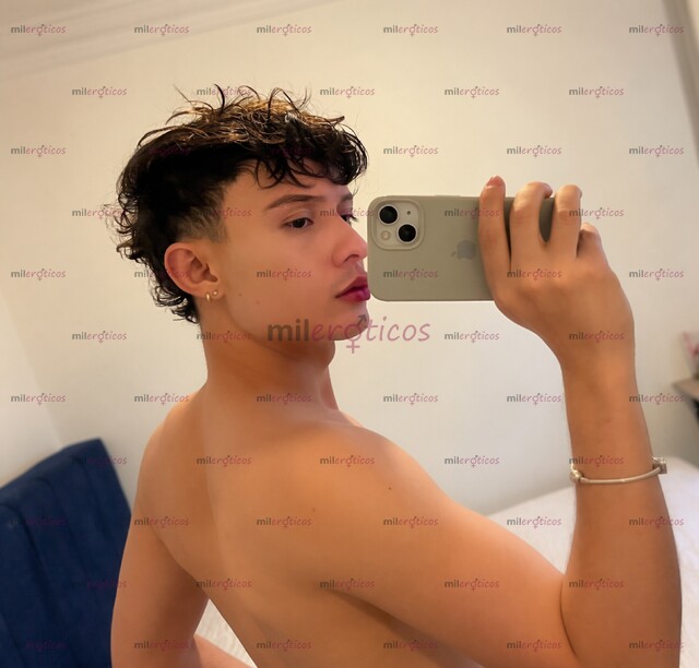 FOTOS DE HOLA, MUCHO GUSTO ME LLAMO ANDRÉS , TENGO 22 AÑOS, PASIVO Y SOY UNIVERSITARIO.